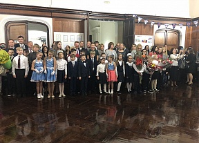 О торжественной линейке в школе при Посольстве О торжественной линейке в школе при Посольстве