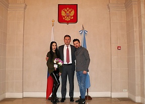 Sobre el encuentro del Embajador Extraordinario y Plenipotenciario de la Federación de Rusia en la República Argentina Dmitry Feoktistov con los campeones mundiales de tango argentino D.Vasin y S.Hamzina